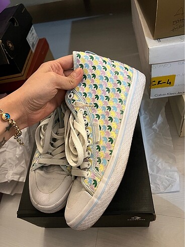 Adidas Bilekli spor ayakkabı