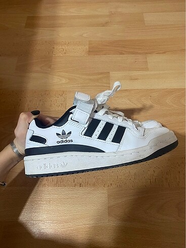 Adidas forum low