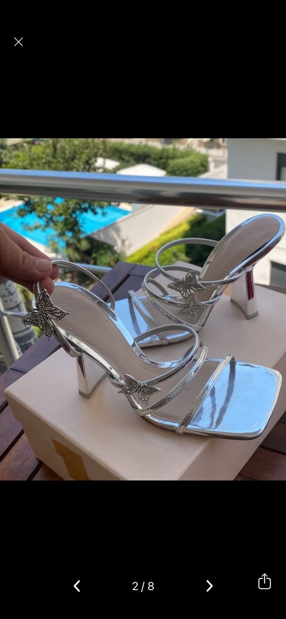 Altın Renkli İşlemeli İnce Topuklu Kadın Ayakkabı - Görsel 2