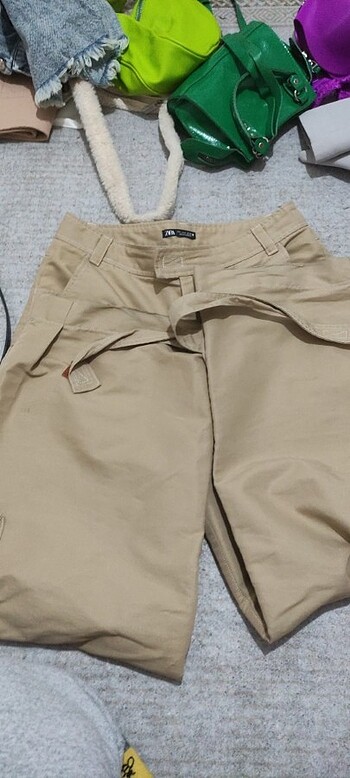 Zara Zara kargo pantolon paça detaylı