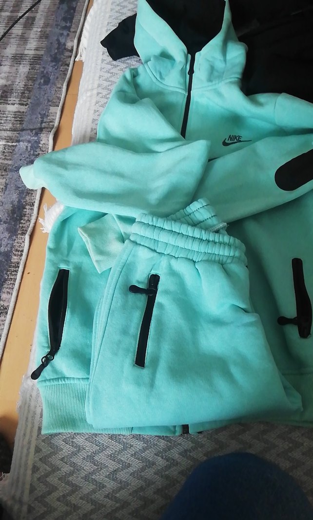 Turkuaz Kadın Kapüşonlu Fermuarlı Mini Eşofman Takımı - Görsel 2