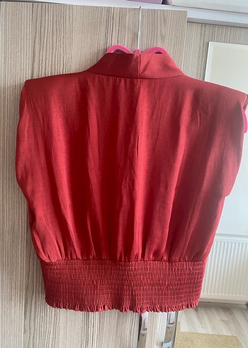 Kırmızı Vintage V-Yaka Düğmeli Bluz - Görsel 4