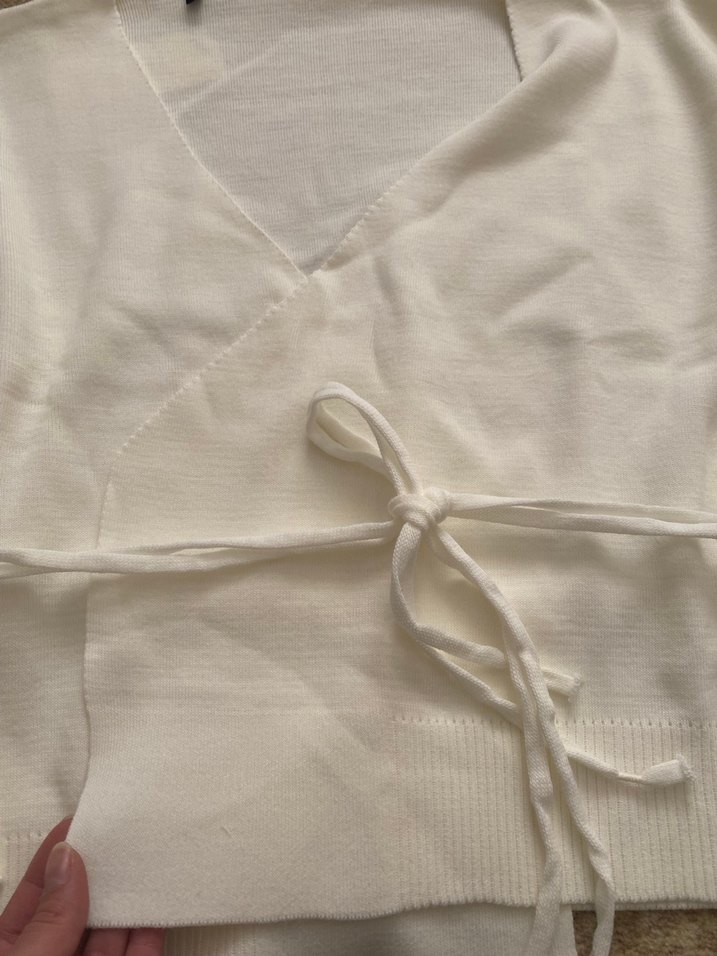 Beyaz V Yaka Örgü Kadın hırka - Görsel 5