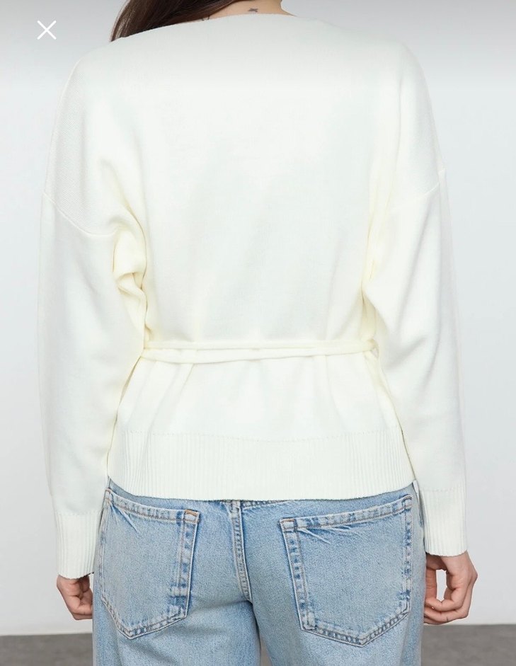 Beyaz V Yaka Örgü Kadın hırka - Görsel 3