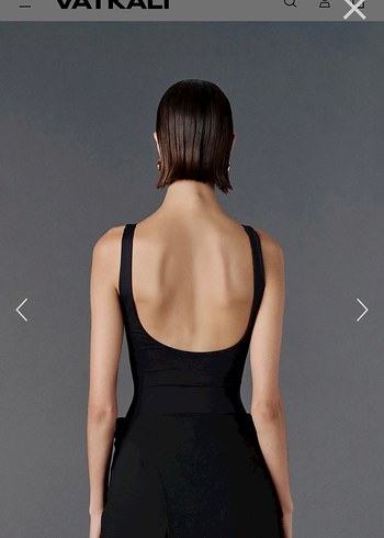 Vatkalı kalın askılı v yaka bluz - Görsel 3