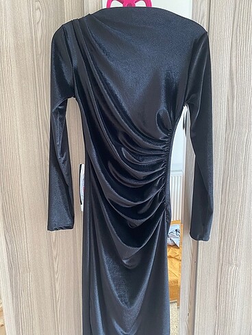 Kadife siyah elbise