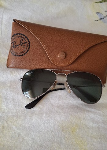 Ray-Ban çocuk Gözlüğü Gri Camlı