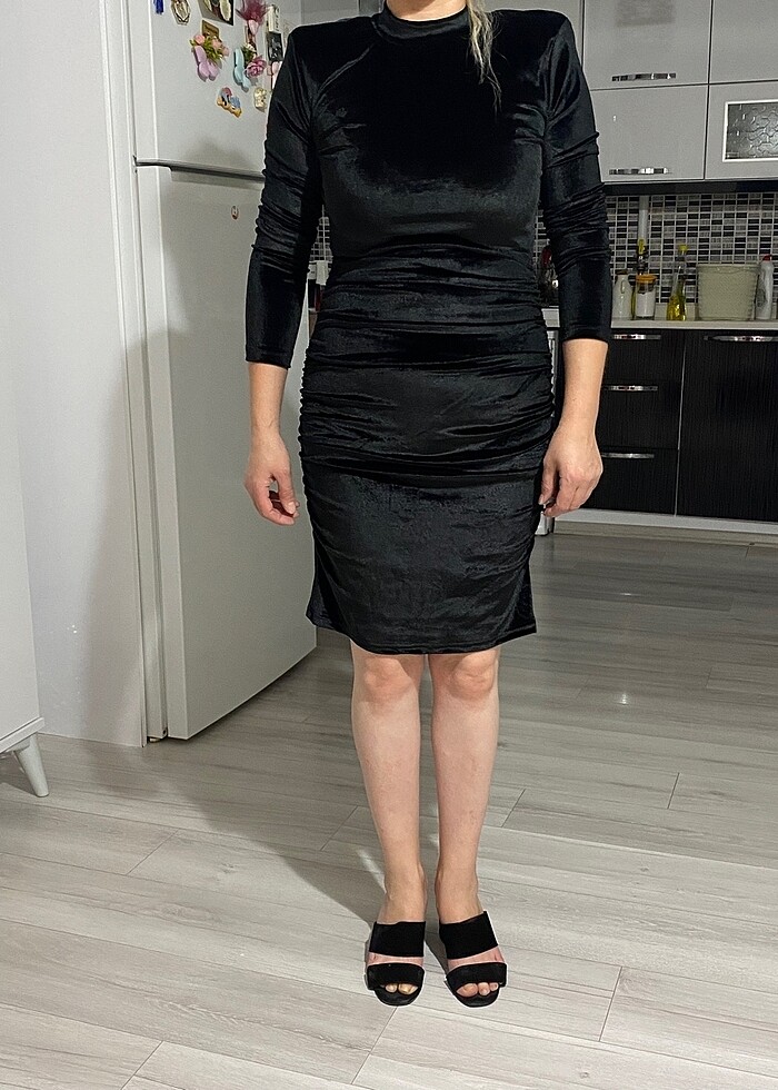 Siyah kadife elbise - Görsel 3