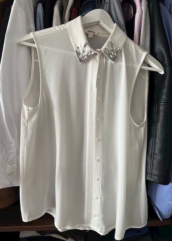 Parlak Beyaz Düğmeli Kolsuz Gömlek - Görsel 3