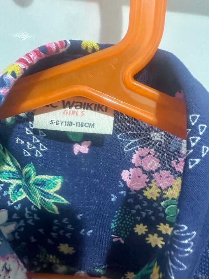 Çiçek Desenli Volanlı Askısız Bluz - Görsel 2