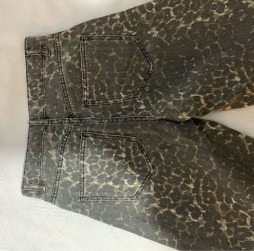 xs Beden Stradivarius leopar jean