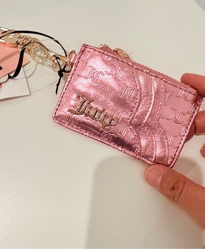 Juicy couture anahtarlıkla kartlık