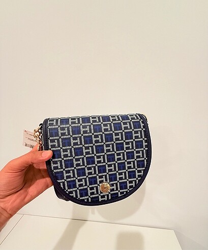 Tommy Hilfiger çanta