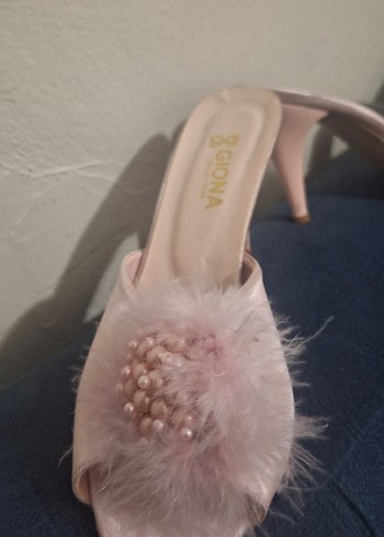 Pembe Tüylü Yüksek Topuklu Kadın Terlik - Görsel 2