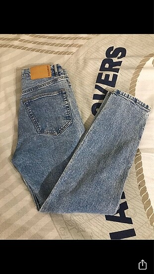 Pull And Bear Mom Jean