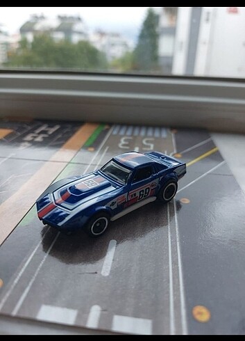  Mavi yarış arabası