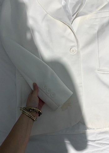 Beyaz Düğmeli Kadın Blazer Ceket