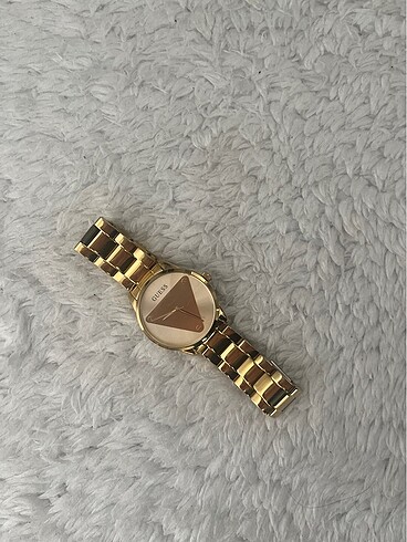 Guess Saat