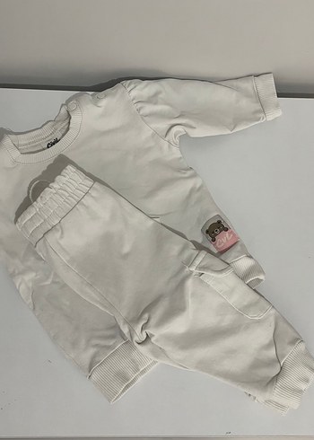 Uzun Kollu Beyaz Bebek Kız Takımı - Görsel 3