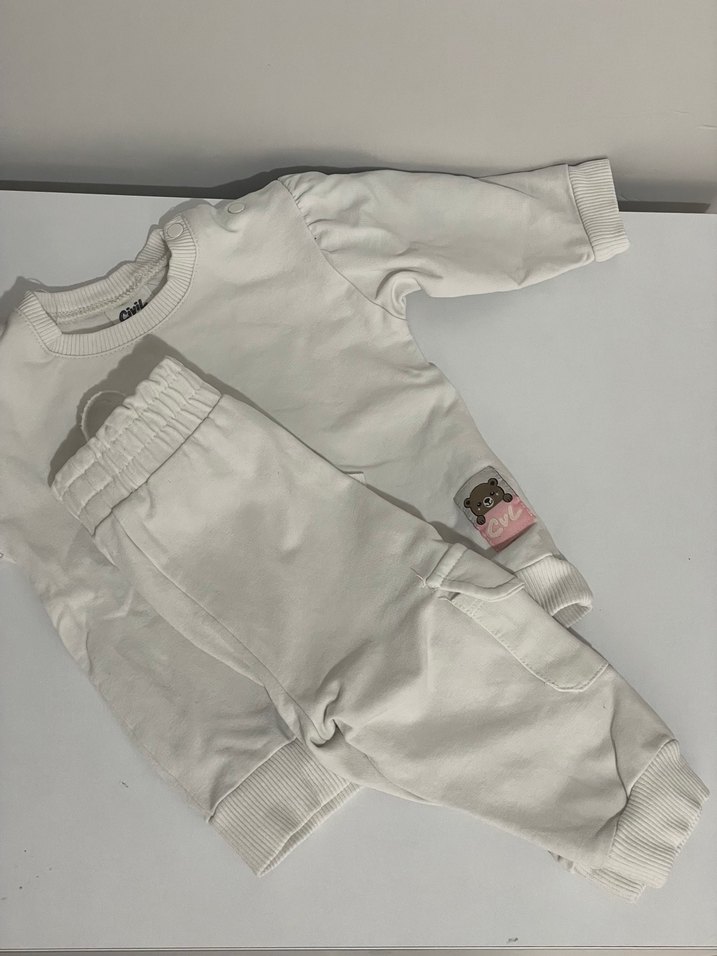 Uzun Kollu Beyaz Bebek Kız Takımı - Görsel 3