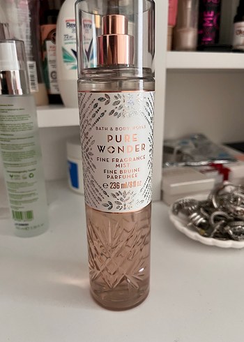 Bath & Body Works Pure Wonder Kadın Vücut Spreyi
