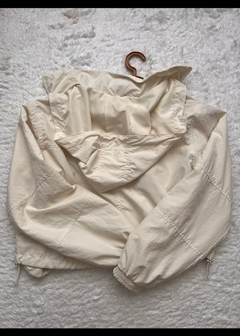 Pull and Bear Pull and bear Kırık Beyaz Yağmurluk