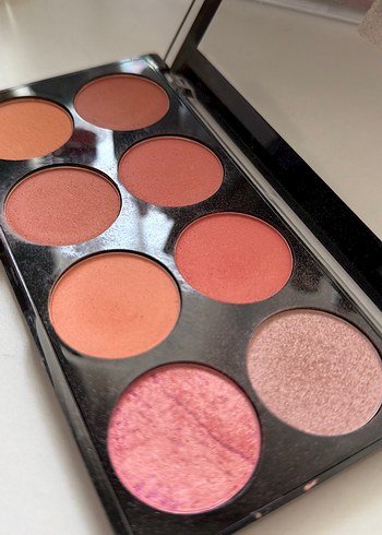 Revolution Allık ve Aydınlatıcı Paleti - Görsel 3