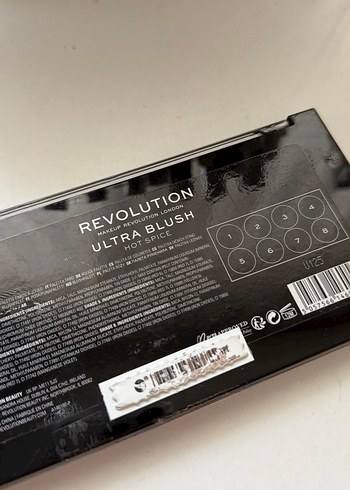 Revolution Allık ve Aydınlatıcı Paleti - Görsel 4