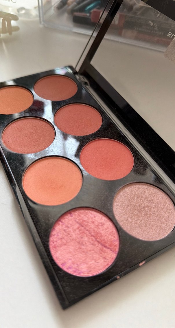 Revolution Allık ve Aydınlatıcı Paleti - Görsel 3