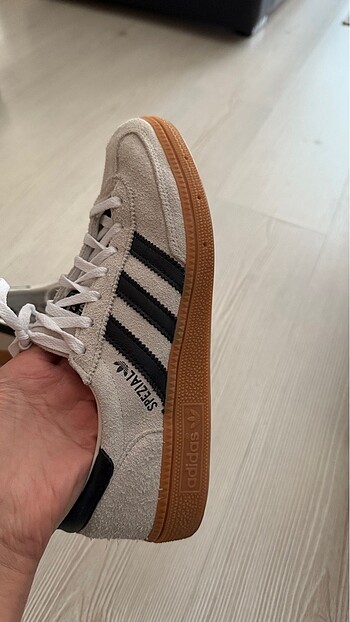 Adidas Spezial ayakkabı