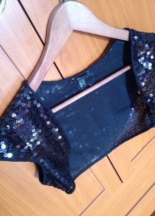 Markasız Ürün MANGO siyah pullu bolero