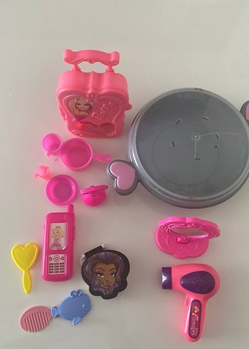 Barbie Temalı Renkli Oyuncak Kuaför Seti - Görsel 5