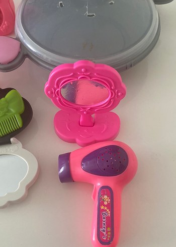 Barbie Temalı Renkli Oyuncak Kuaför Seti - Görsel 4