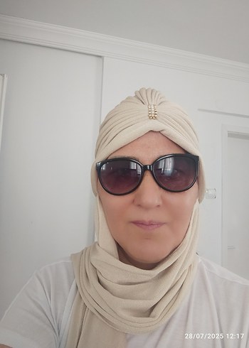 Armine Bej Drapeli Kadın Başörtüsü