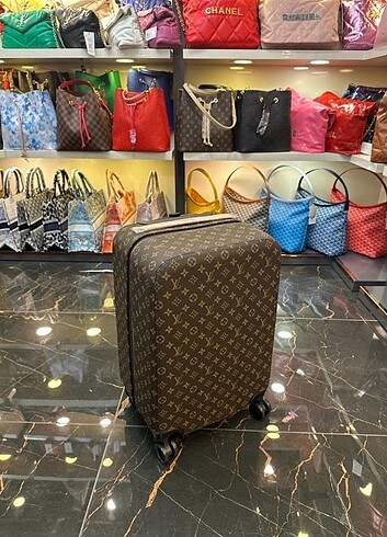 LOUIS VUITTON - Rolling Luggage Tekerlekli Valiz