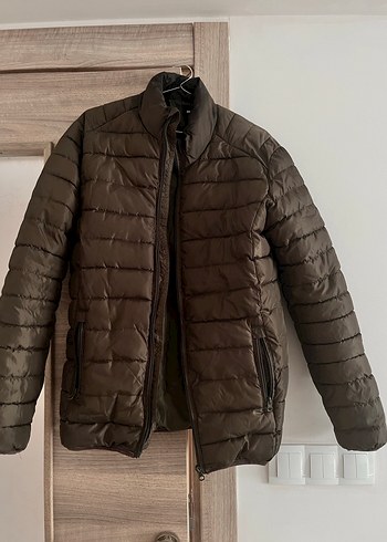 Haki yeşil şişme mont