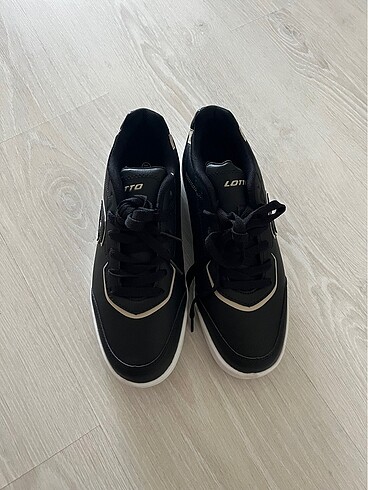 38 Beden Lotto sneaker