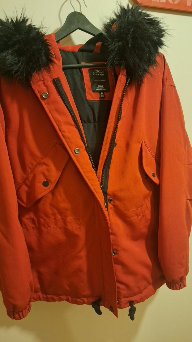 mavi jeans kürklü kırmızı mont - Görsel 2