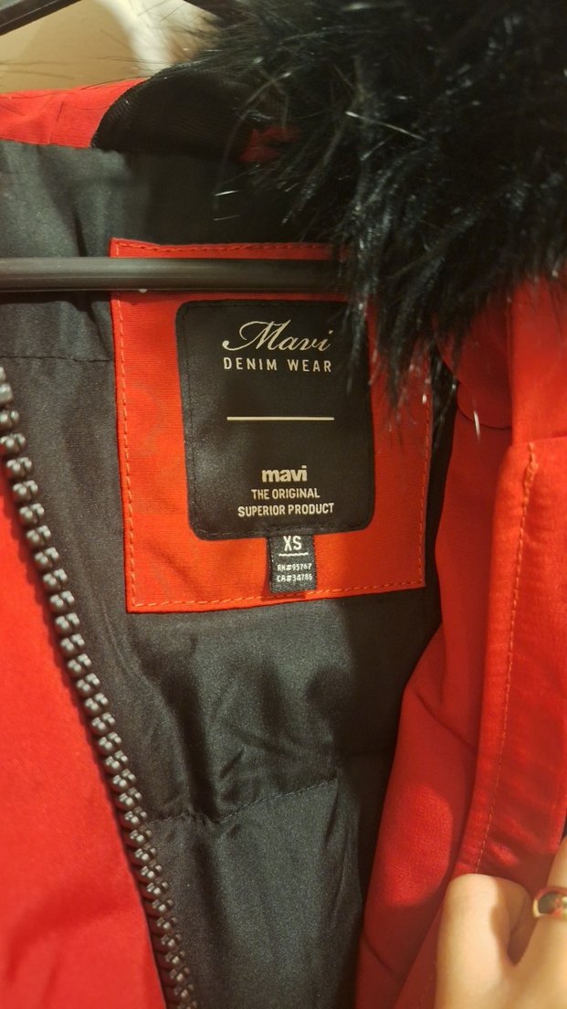 mavi jeans kürklü kırmızı mont - Görsel 3