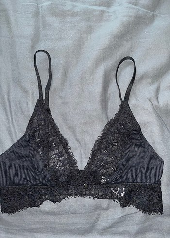 Siyah Dantel Detaylı Gotik Bralet penti