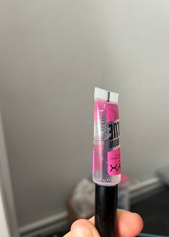 NYX The Brow Glue Kirpik ve Kaş Yapıştırıcı - Görsel 3