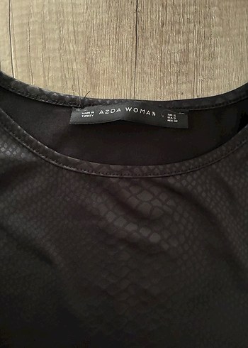 Kolsuz Siyah Yılan Desenli Midi Elbise - Görsel 2