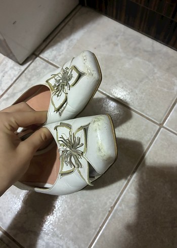 çiçek detaylı ince topuklu babet - Görsel 6