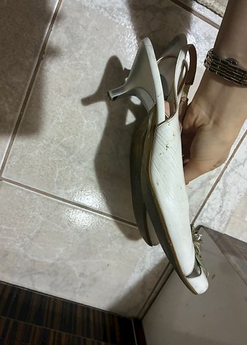 çiçek detaylı ince topuklu babet - Görsel 3