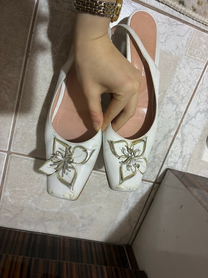 çiçek detaylı ince topuklu babet - Görsel 2