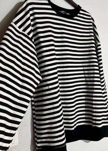 m Beden Siyah beyaz çizgili uzun kollu kadın sweatshirt