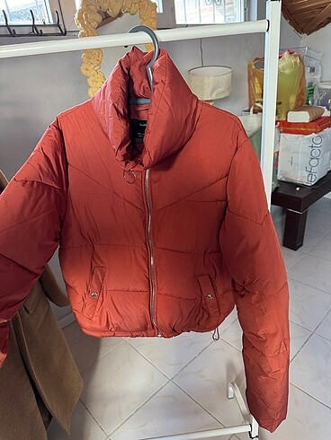 BERSHKA mont