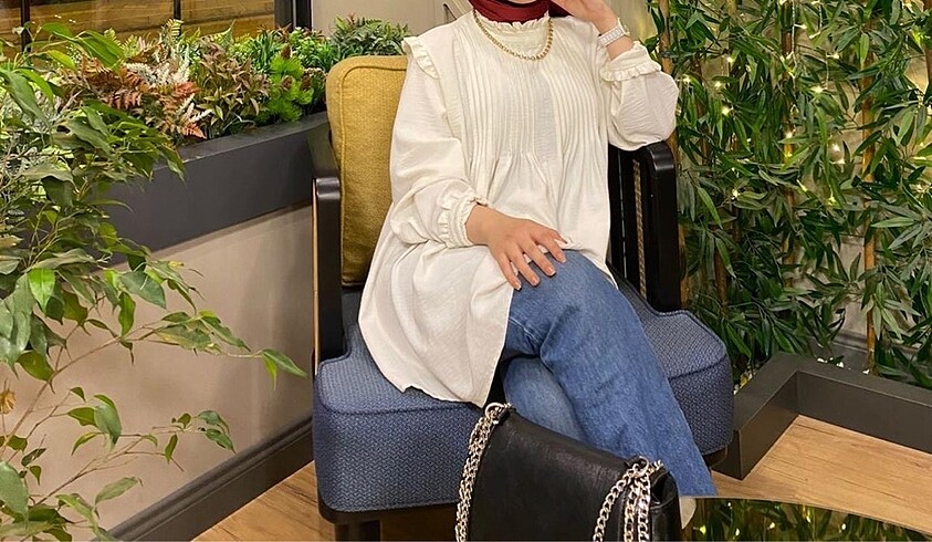 Armine Beyaz Gömlek