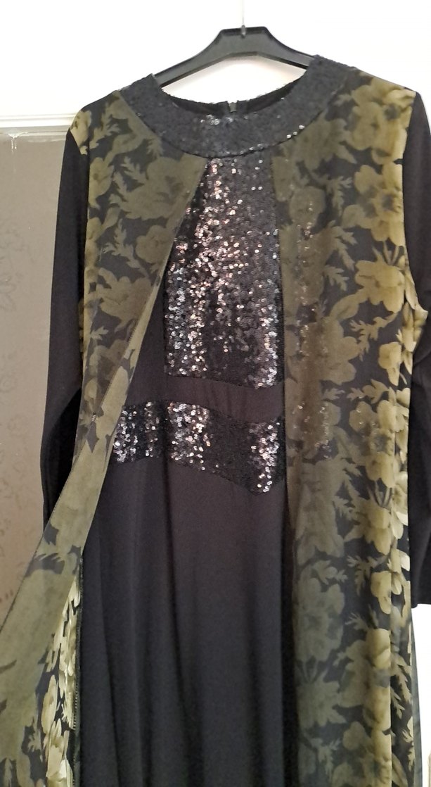 Siyah Desenli Uzun Drapeli Gothic Elbise - Görsel 2