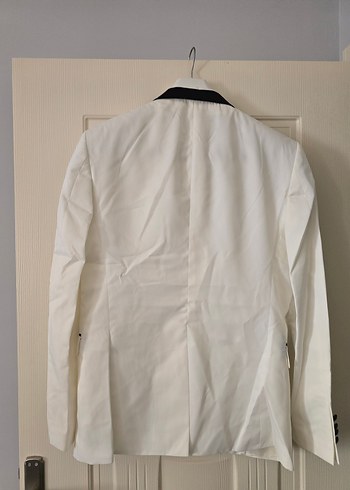 Beyaz Siyah Yakalı beyaz ceket - Görsel 4